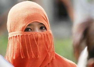 veiled-muslim-woman-in-philippines